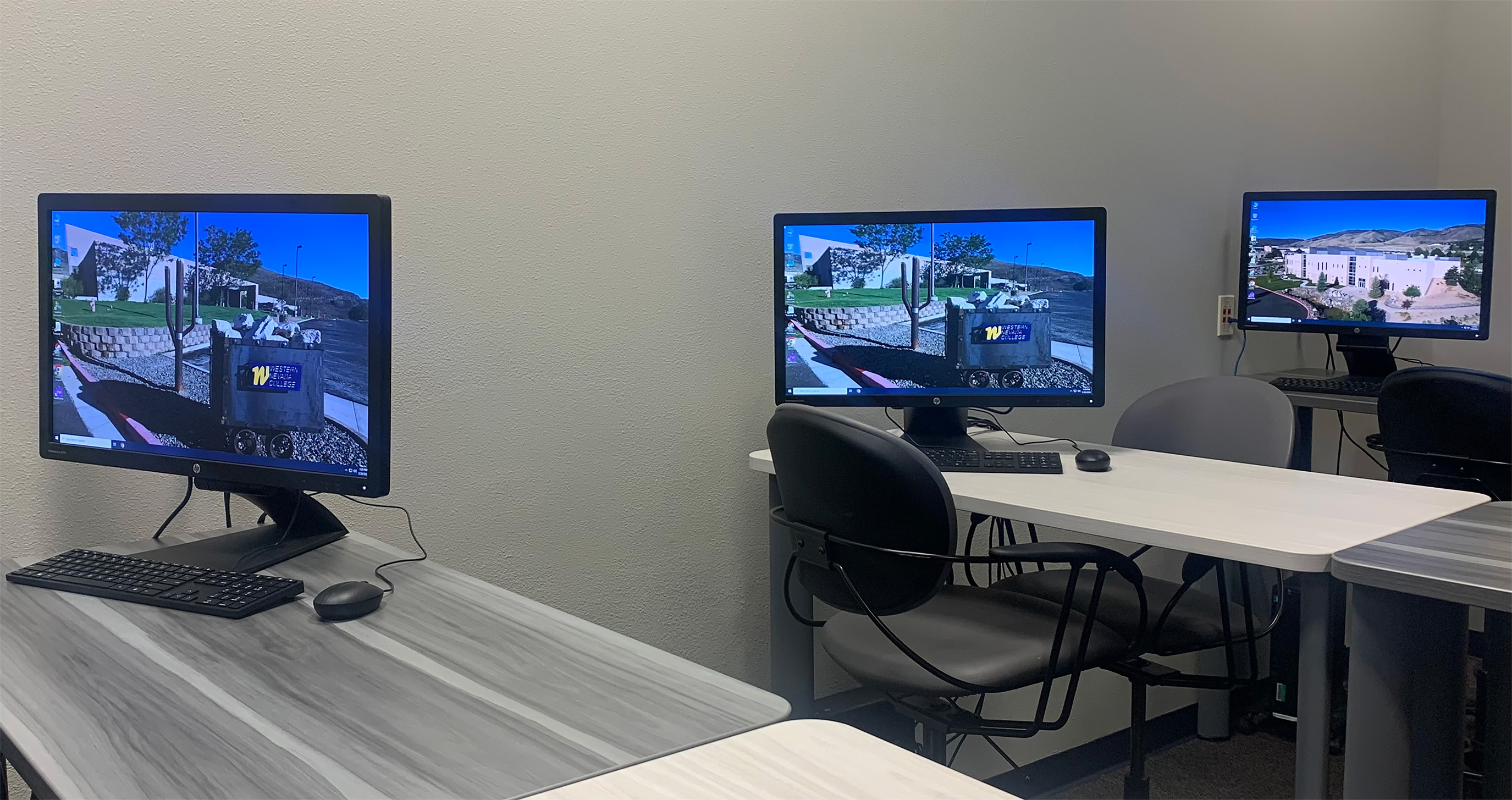 3 computers located in Dini 1st floor