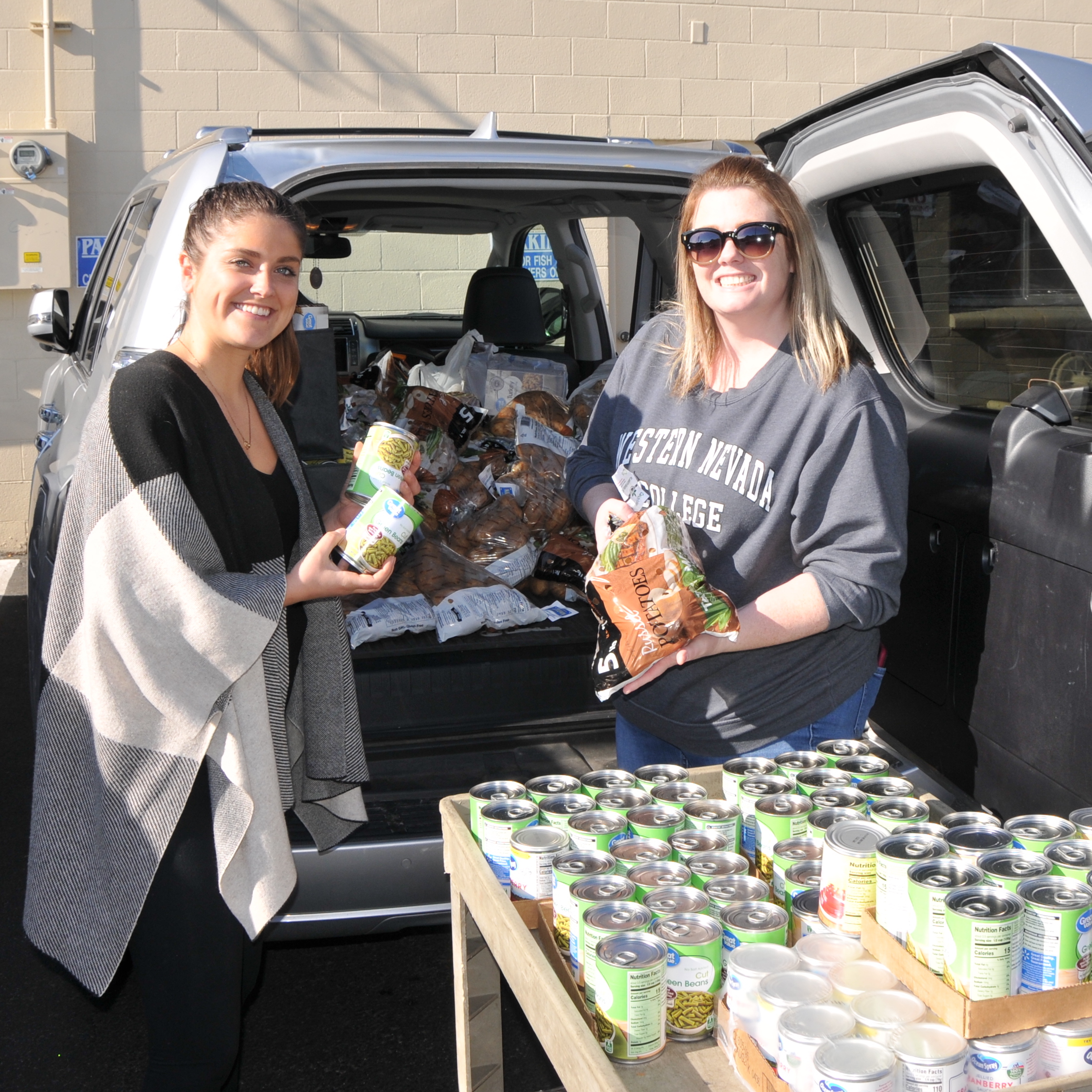 Employees Donate to High Five Turkey Drive